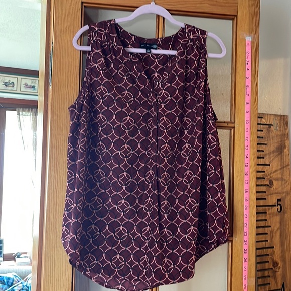 ryan wythe Tops - Sleeveless Split neckline top.